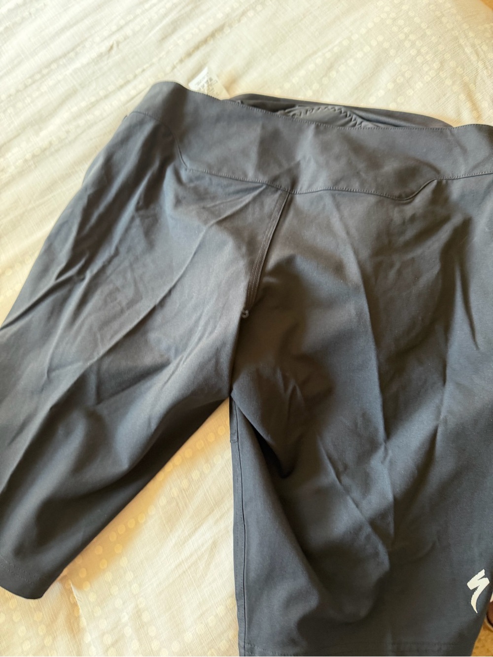 Specialized women’s Trail Shorts w/ liner bike shorts - Picture 6 of 9